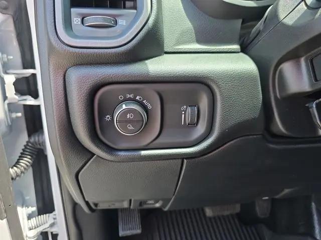 2026 Ram 2500 Tradesman Crew Cab 4x2 8 Box