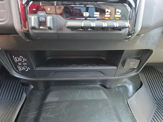 2026 Ram 2500 Tradesman Crew Cab 4x2 8 Box