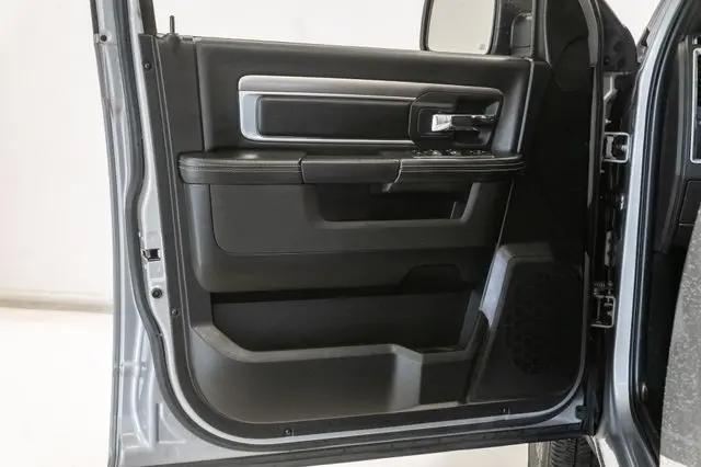 2024 Ram 1500 Classic Warlock Quad Cab 4x4 6'4" Box
