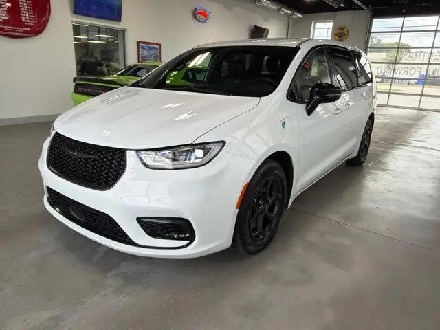 2024 Chrysler Pacifica Hybrid S Appearance Pkg for sale in FORT GRATIOT, MI
