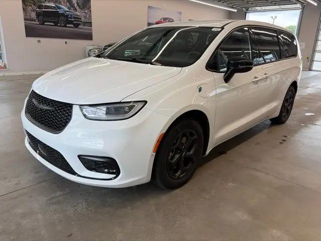 2024 Chrysler Pacifica Hybrid S Appearance Pkg for sale in FORT GRATIOT, MI