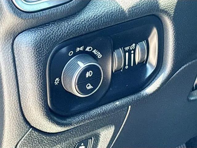 2025 Ram 1500 Laramie Crew Cab 4x4 57 Box