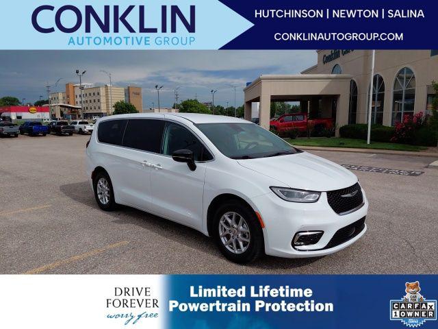 2024 Chrysler Pacifica Touring L for sale in Hutchinson, KS
