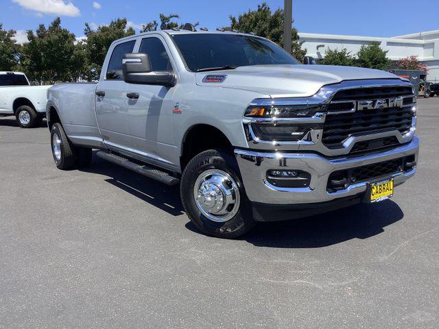 2026 RAM Ram 3500 RAM 3500 TRADESMAN CREW CAB 4X4 8 BOX