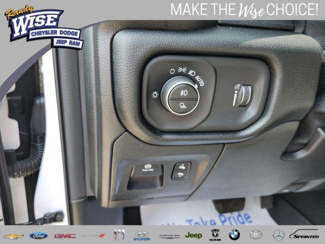2021 Ram 1500 Big Horn Crew Cab 4x4 5'7" Box