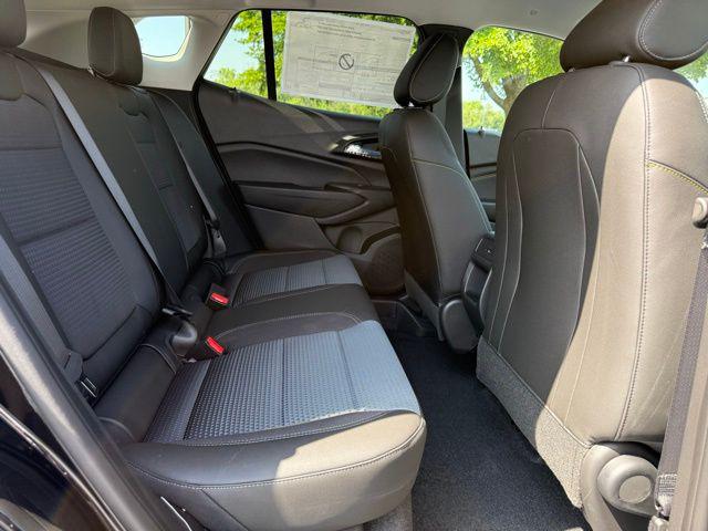 2025 Chevrolet Trax FWD LT