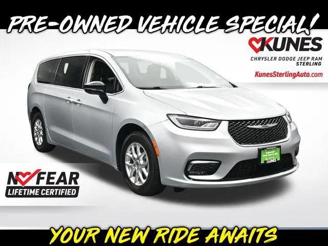 2024 Chrysler Pacifica Touring L for sale in Sterling, IL