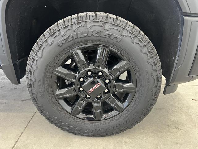 2024 GMC Sierra 2500HD 4WD Crew Cab Standard Bed AT4
