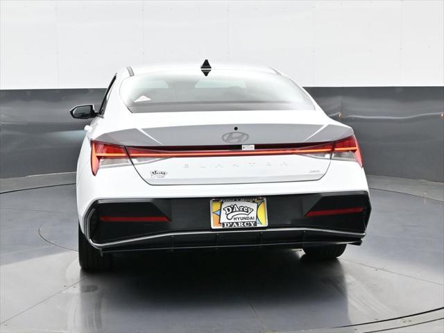 2025 Hyundai Elantra Hybrid Limited
