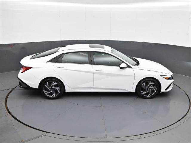 2025 Hyundai Elantra Hybrid Limited