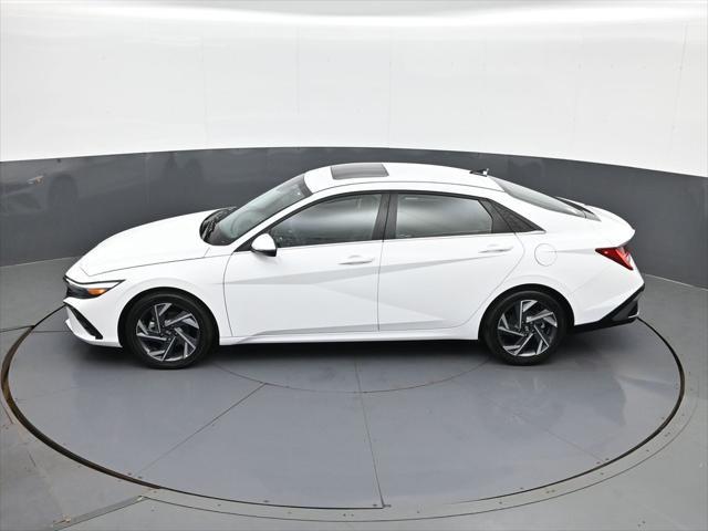2025 Hyundai Elantra Hybrid Limited