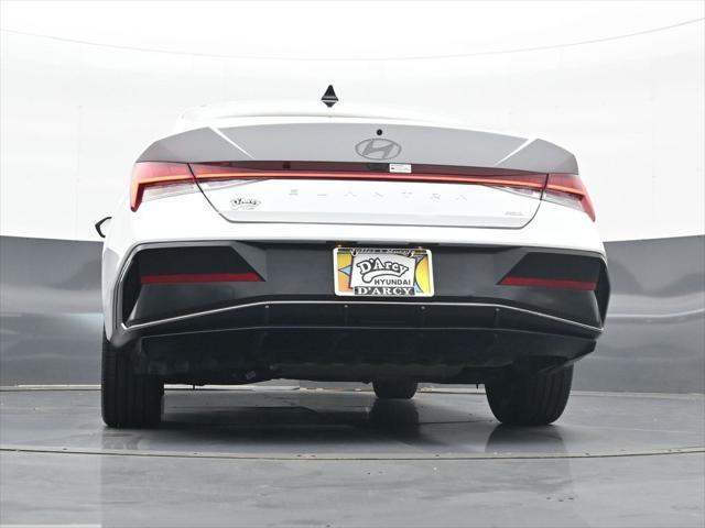 2025 Hyundai Elantra Hybrid Limited