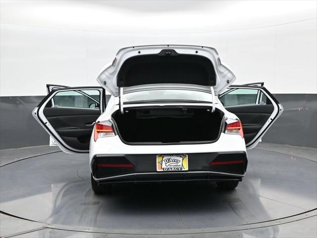 2025 Hyundai Elantra Hybrid Limited
