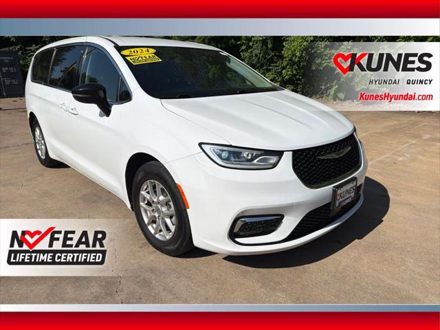 2024 Chrysler Pacifica Touring L for sale in QUINCY, IL