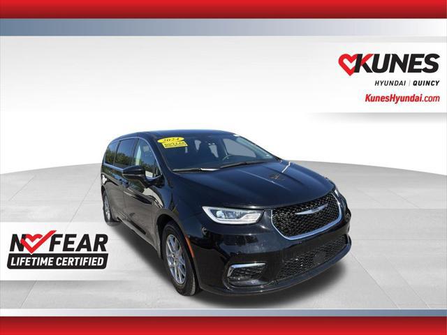 2024 Chrysler Pacifica Touring L for sale in QUINCY, IL