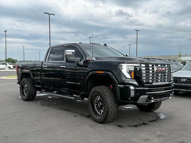 2024 GMC Sierra 2500HD 4WD Crew Cab Standard Bed Denali