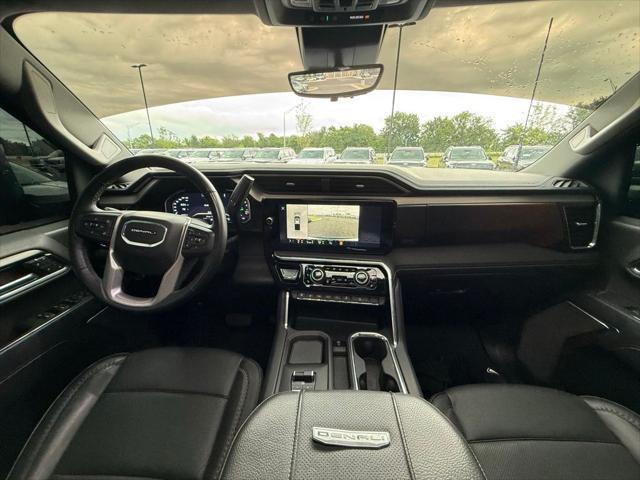 2024 GMC Sierra 2500HD 4WD Crew Cab Standard Bed Denali