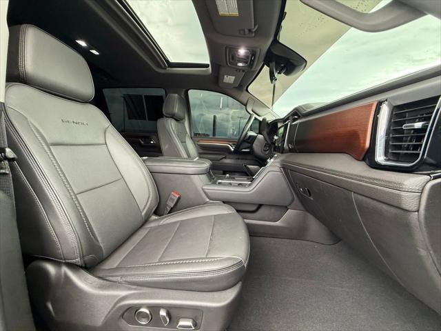 2024 GMC Sierra 2500HD 4WD Crew Cab Standard Bed Denali