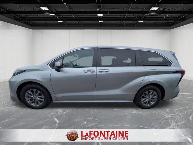 2021 Toyota Sienna LE