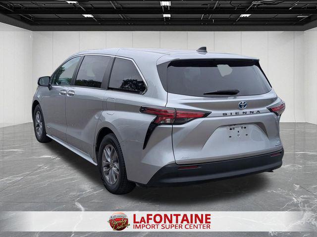 2021 Toyota Sienna LE