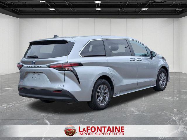 2021 Toyota Sienna LE