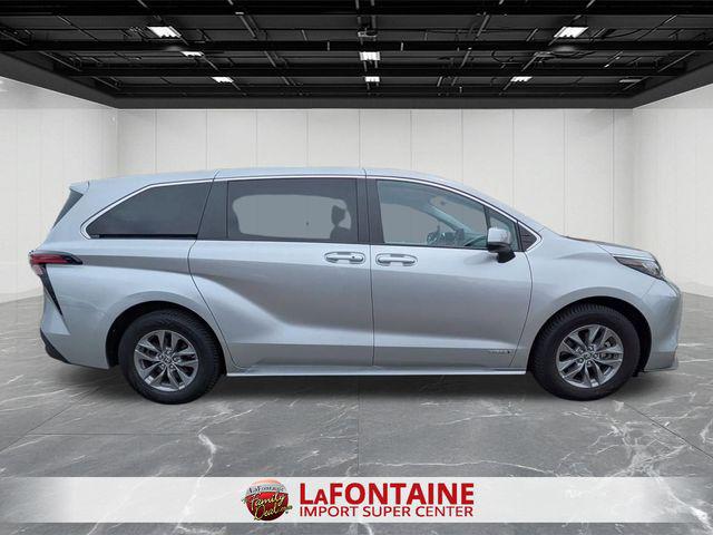 2021 Toyota Sienna LE