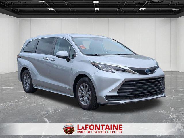 2021 Toyota Sienna LE