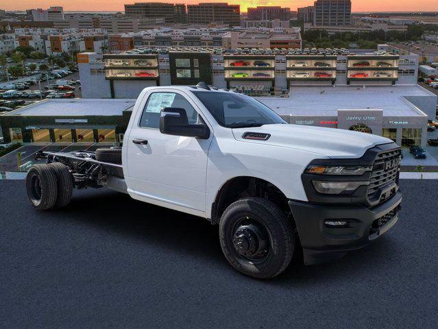 2026 RAM Ram 3500 Chassis Cab RAM 3500 TRADESMAN CHASSIS REGULAR CAB 4X4 84 CA