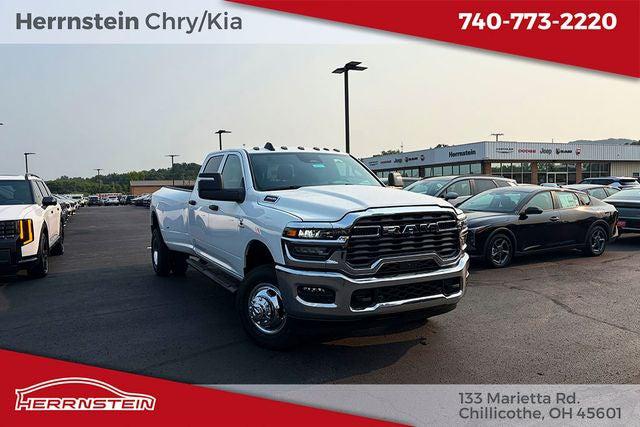 2026 RAM Ram 3500 RAM 3500 TRADESMAN CREW CAB 4X4 8 BOX