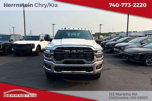2026 RAM Ram 3500 RAM 3500 TRADESMAN CREW CAB 4X4 8 BOX