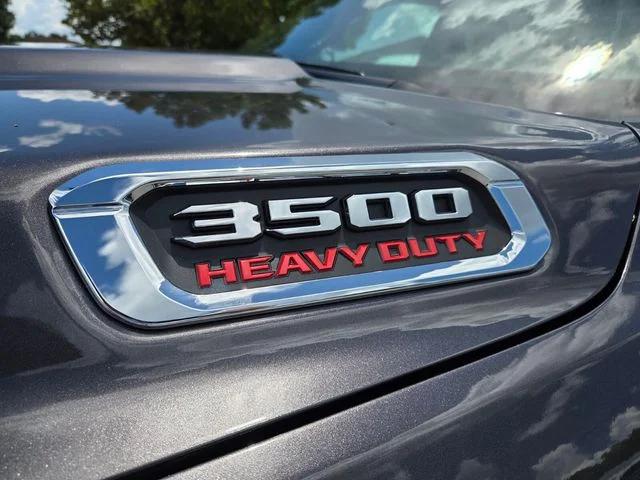 2026 RAM Ram 3500 RAM 3500 TRADESMAN CREW CAB 4X4 8 BOX