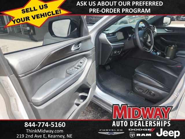 2023 Jeep Grand Cherokee L Altitude 4x4