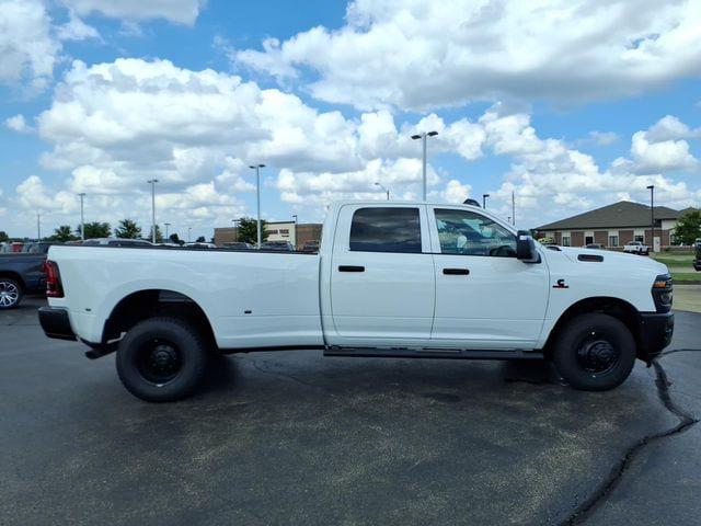 2026 RAM Ram 3500 RAM 3500 TRADESMAN CREW CAB 4X2 8 BOX