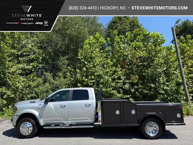 2026 RAM 5500 Chassis RAM 5500 BIG HORN CHASSIS CREW CAB 4X4 84 CA