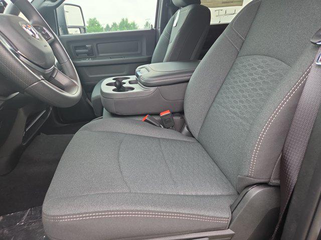 2026 RAM Ram 2500 RAM 2500 BLACK EXPRESS CREW CAB 4X4 64 BOX 2026 RAM Ram 2500 RAM 2500 BLACK EXPRESS CREW CAB 4X4 64 BOX