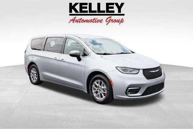2023 Chrysler Pacifica Touring for sale in Bartow, FL