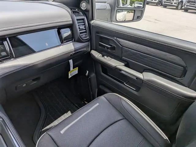 2026 Ram 3500 Limited Crew Cab 4x4 8 Box