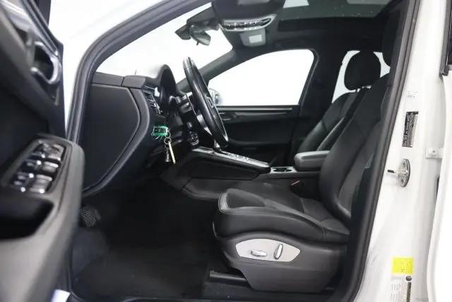 2021 Porsche Macan Macan