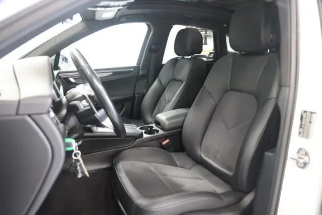 2021 Porsche Macan Macan