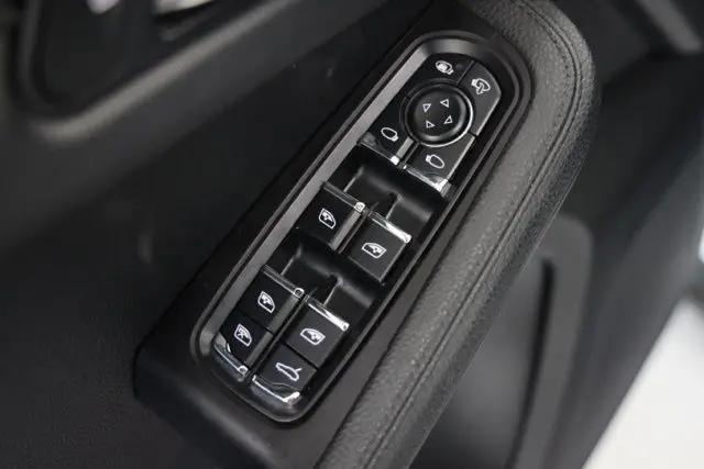 2021 Porsche Macan Macan