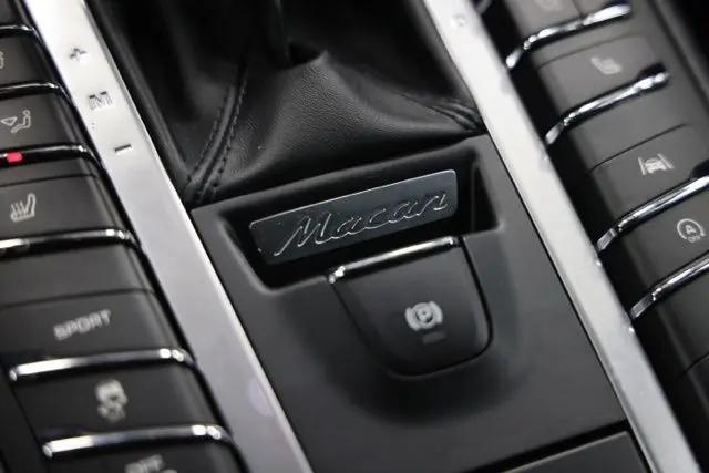 2021 Porsche Macan Macan