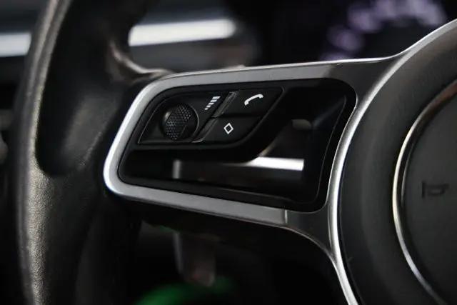 2021 Porsche Macan Macan