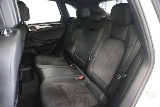 2021 Porsche Macan Macan