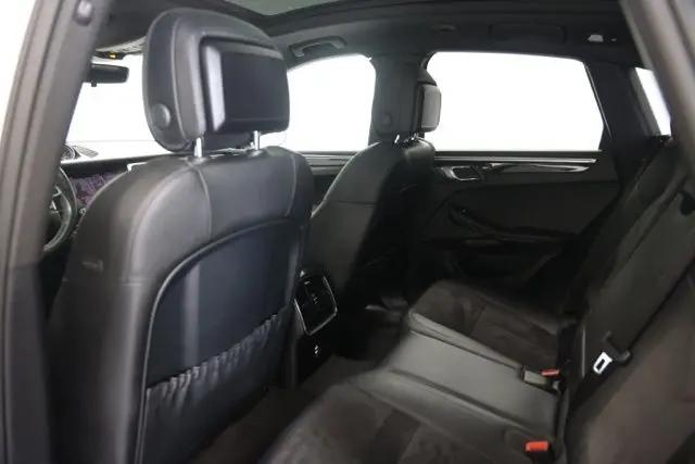 2021 Porsche Macan Macan