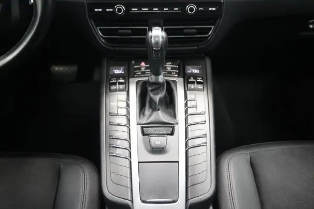 2021 Porsche Macan Macan