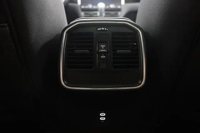 2021 Porsche Macan Macan