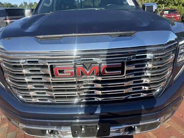 2022 GMC Sierra 1500 4WD Crew Cab Short Box Denali