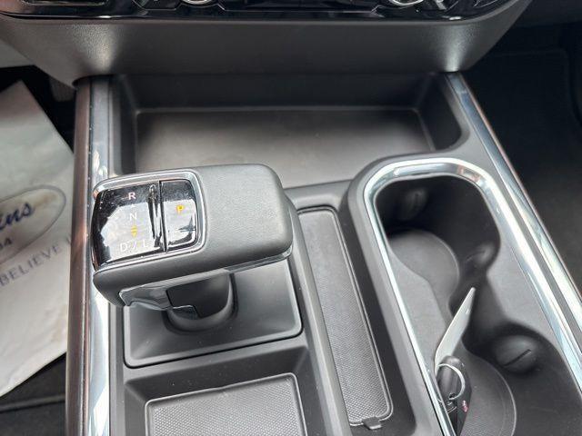 2025 GMC Sierra 1500 4WD Crew Cab Short Box SLT
