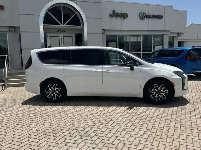 2027 Chrysler Pacifica Limited