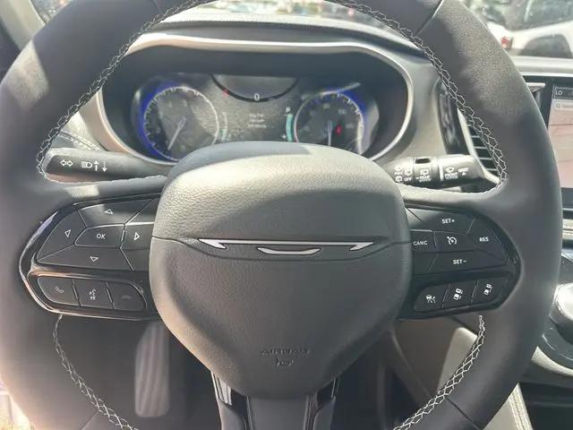 2027 Chrysler Pacifica Limited